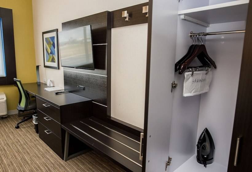 Номер Стандарт, Holiday Inn Express & Suites   Marietta, An Ihg
