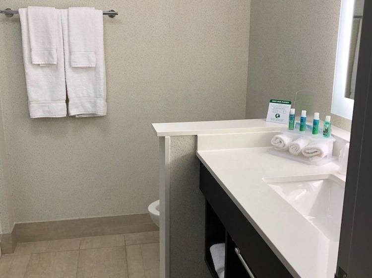 سوئیت برای معلولان, Holiday Inn Express & Suites Marietta, An Ihg