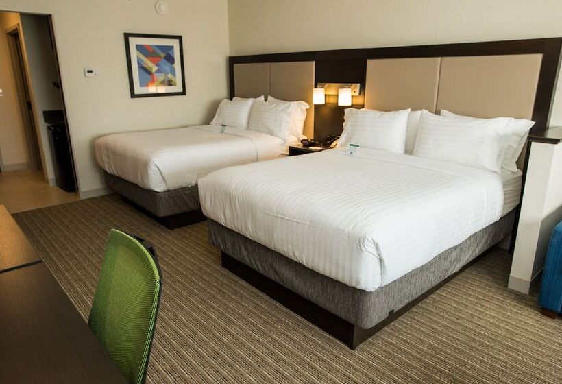 Люкс Адаптированный для Инвалидов, Holiday Inn Express & Suites   Marietta, An Ihg