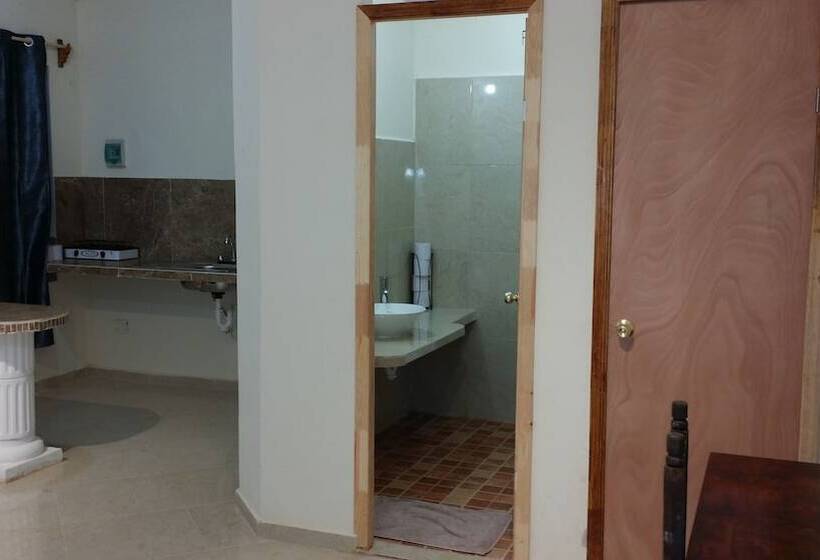 חדר סטנדרט עם מרפסת, Mansion Giahn Bed & Breakfast