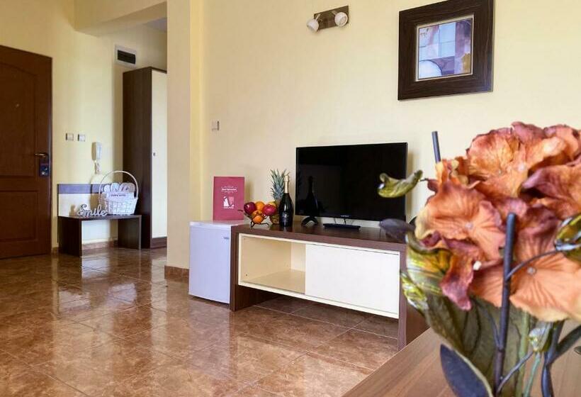 Apartamento 1 Dormitório com Sacada, Zaara