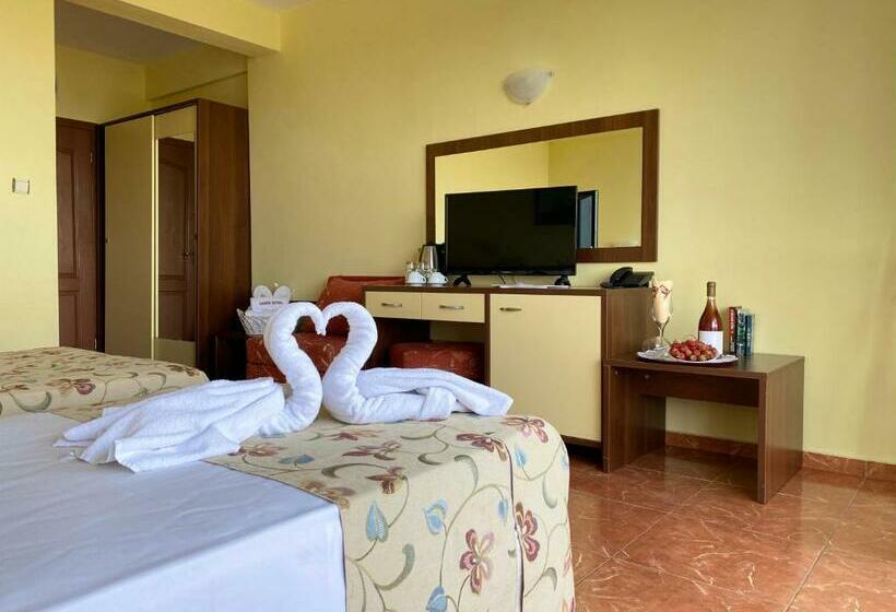 اتاق استاندارد با بالکن, Zaara