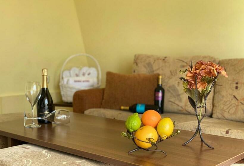 آپارتمان 1 خوابه با بالکن, Zaara