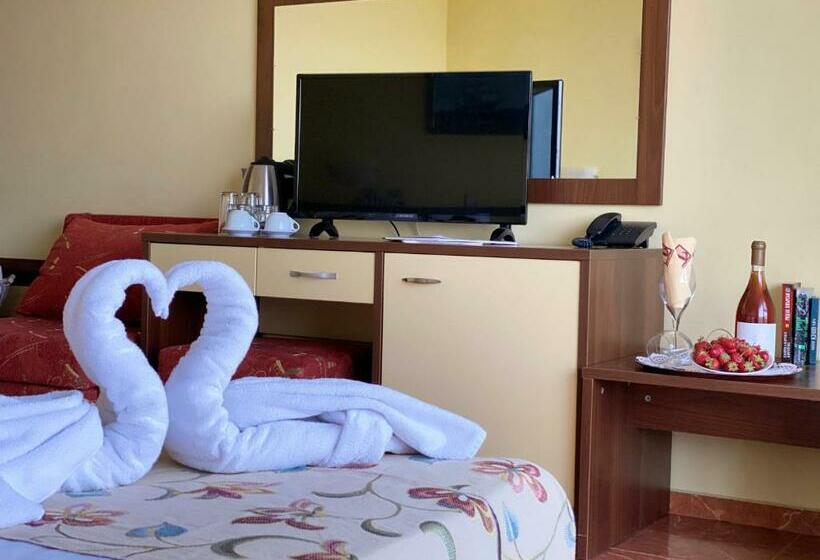 اتاق استاندارد با بالکن, Zaara