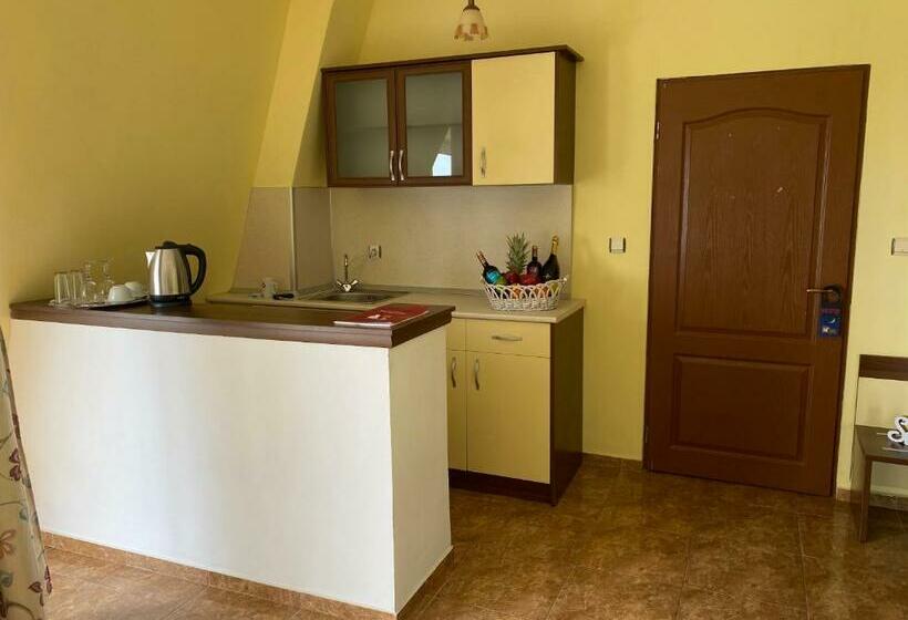 آپارتمان 1 خوابه با بالکن, Zaara