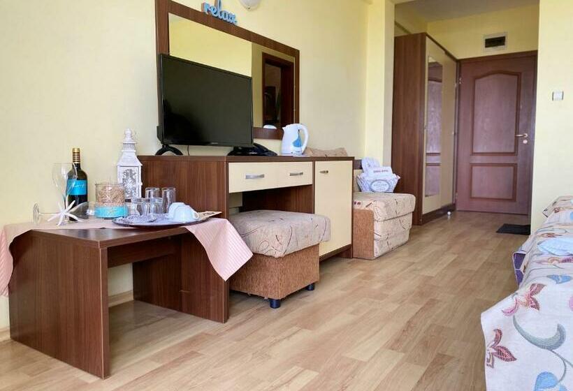 اتاق استاندارد با بالکن, Zaara