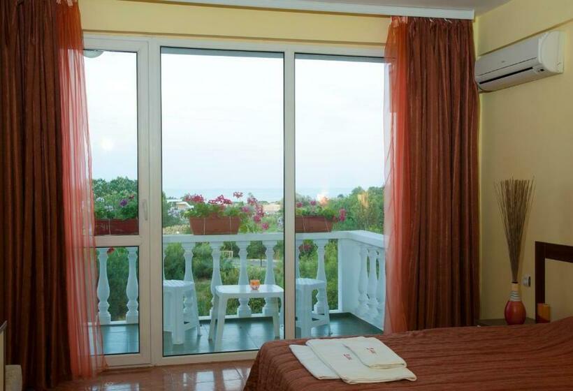 اتاق استاندارد با بالکن, Zaara