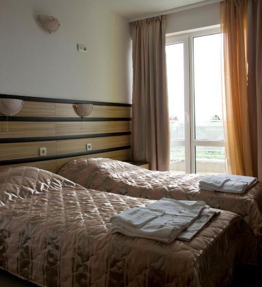 اتاق اکونومی, Zaara