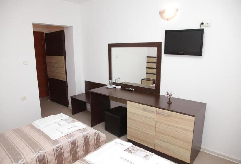 اتاق اکونومی, Zaara