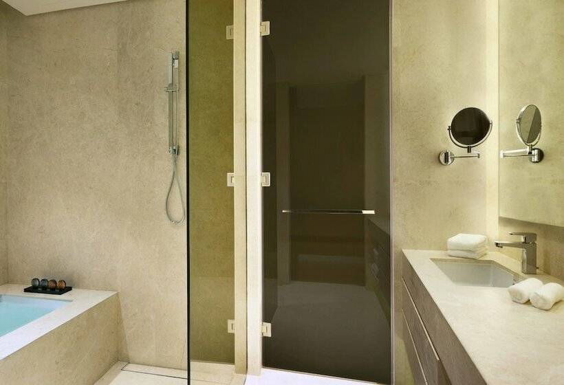 Номер Deluxe, La Ville Hotel & Suites City Walk Dubai, Autograph Collection