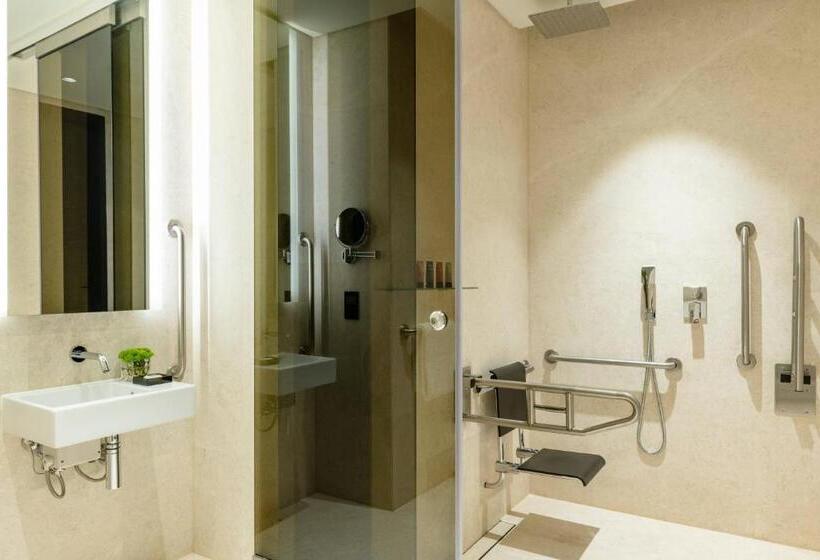 Номер Deluxe Кровать Кинг, La Ville Hotel & Suites City Walk Dubai, Autograph Collection