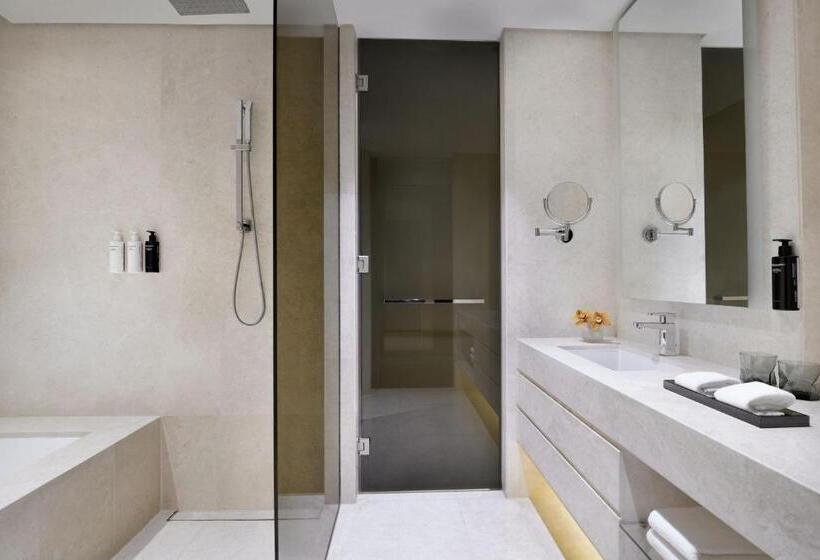 Полулюкс, La Ville Hotel & Suites City Walk Dubai, Autograph Collection