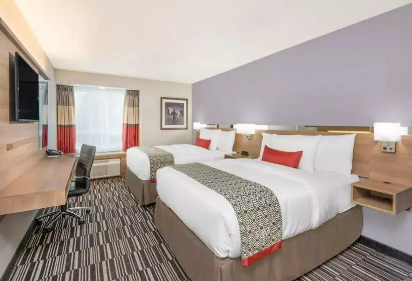 ２ダブルベッドのスタンダードルーム, Microtel Inn & Suites By Wyndham Sudbury