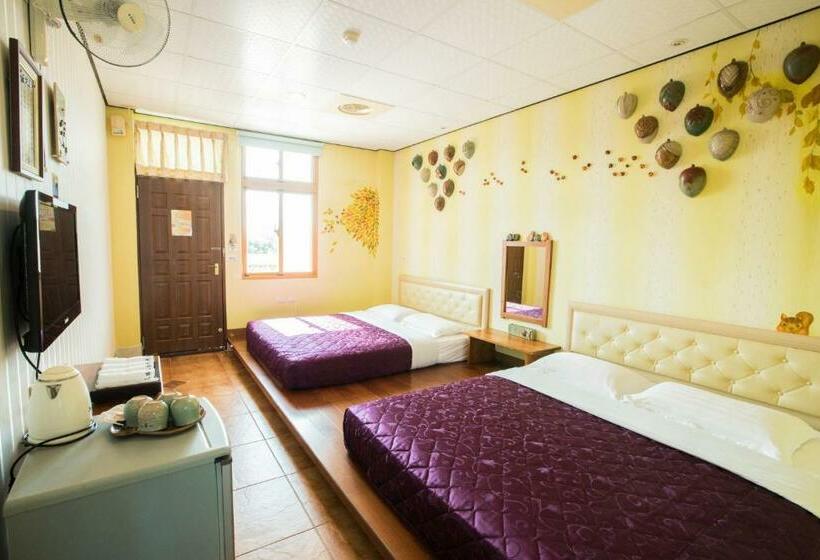 اتاق استاندارد چهار تخته, Family Pottery