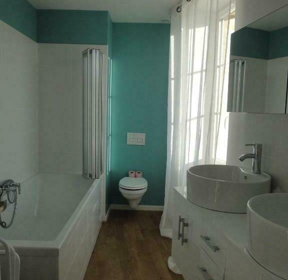 Номер Стандарт Вид на Сад, La Villa Du 15   Chambres Indépendantes & Autonomes Du Restaurant La Maison   Clim Et Piscine Chauff