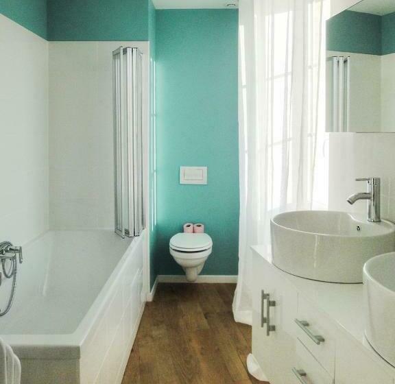 Номер Стандарт Вид на Сад, La Villa Du 15   Chambres Indépendantes & Autonomes Du Restaurant La Maison   Clim Et Piscine Chauff