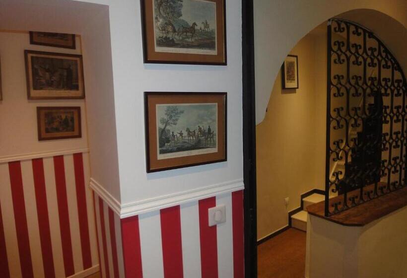 Номер Стандарт Вид на Сад, La Villa Du 15   Chambres Indépendantes & Autonomes Du Restaurant La Maison   Clim Et Piscine Chauff