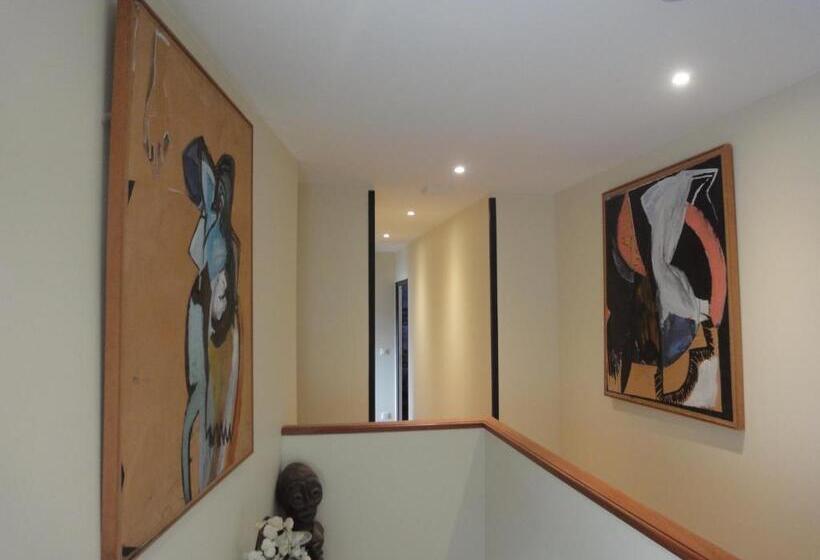 Номер Стандарт Вид на Сад, La Villa Du 15   Chambres Indépendantes & Autonomes Du Restaurant La Maison   Clim Et Piscine Chauff