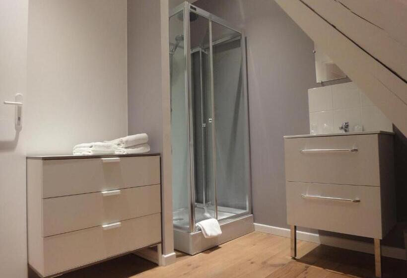 Номер Стандарт Вид на Горы, La Villa Du 15   Chambres Indépendantes & Autonomes Du Restaurant La Maison   Clim Et Piscine Chauff