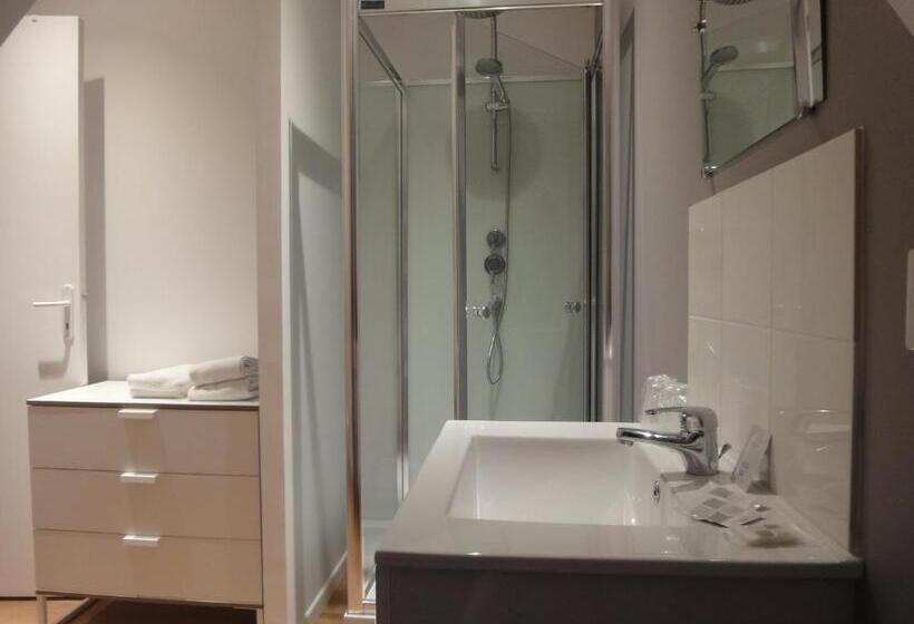 Номер Стандарт Вид на Горы, La Villa Du 15   Chambres Indépendantes & Autonomes Du Restaurant La Maison   Clim Et Piscine Chauff