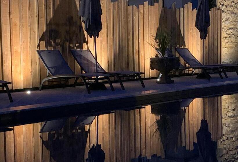 Номер Стандарт Вид на Горы, La Villa Du 15   Chambres Indépendantes & Autonomes Du Restaurant La Maison   Clim Et Piscine Chauff