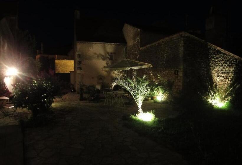 Номер Basic, La Villa Du 15   Chambres Indépendantes & Autonomes Du Restaurant La Maison   Clim Et Piscine Chauff