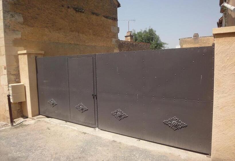 Номер Стандарт Вид на Горы, La Villa Du 15   Chambres Indépendantes & Autonomes Du Restaurant La Maison   Clim Et Piscine Chauff