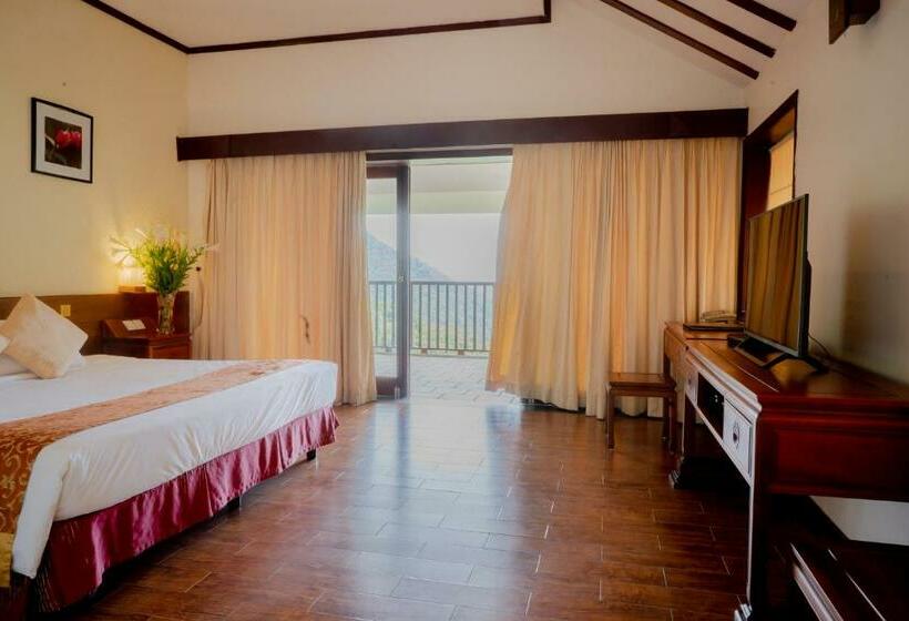 Номер Стандарт Вид на Горы, Belvedere Tam Dao Resort