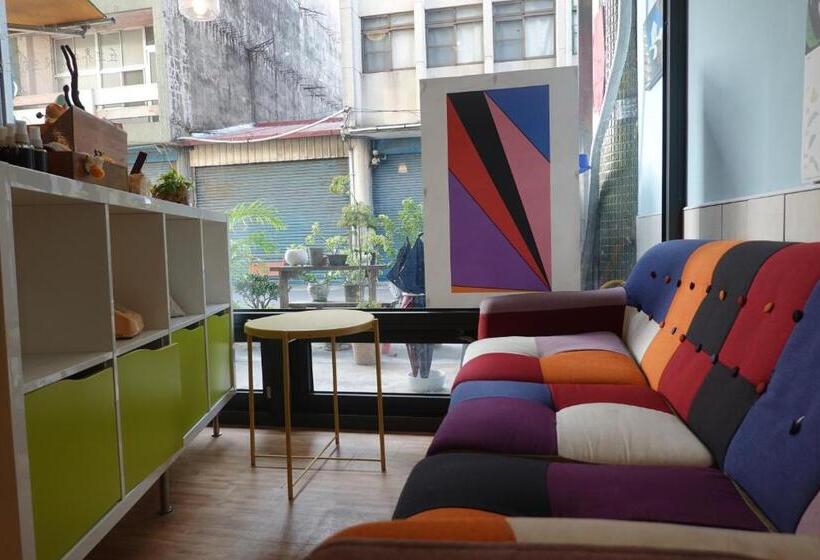 اتاق استاندارد چهارنفره با سرویس بهداشتی مشترک, Center.center Hostel