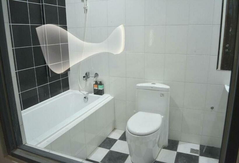 اتاق استاندارد چهار تخته, Coco Motel Boutique