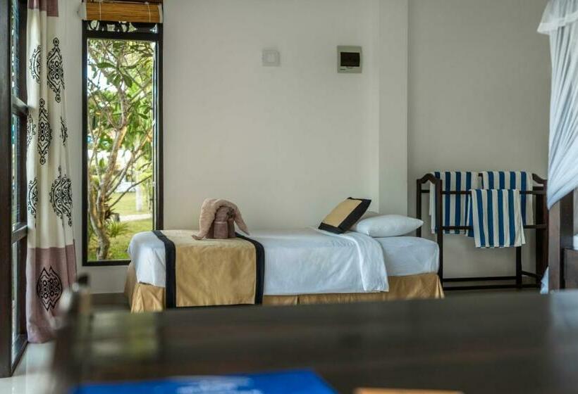 オーシャンビューデラックスルームバルコニー付き, Ananthaya Beach