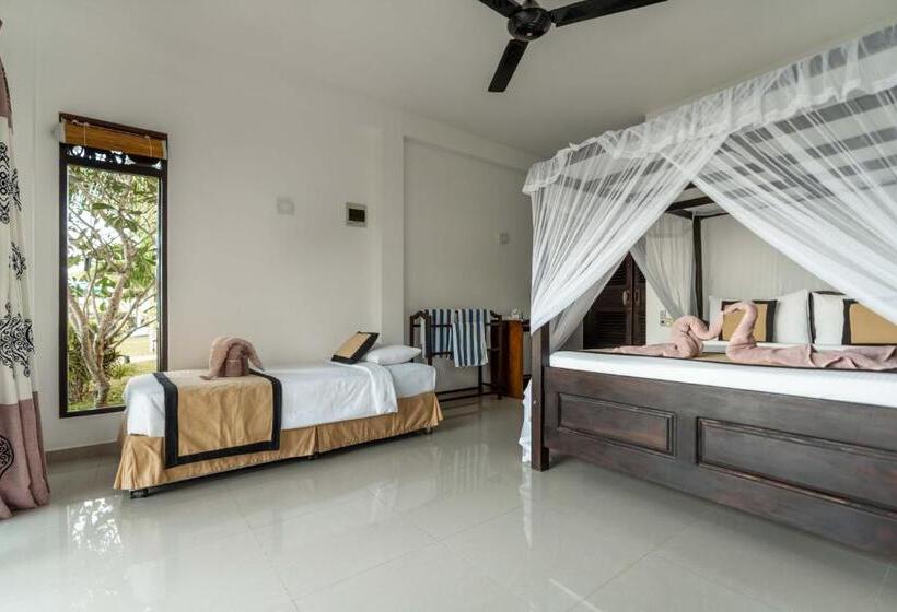 オーシャンビューデラックスルームバルコニー付き, Ananthaya Beach