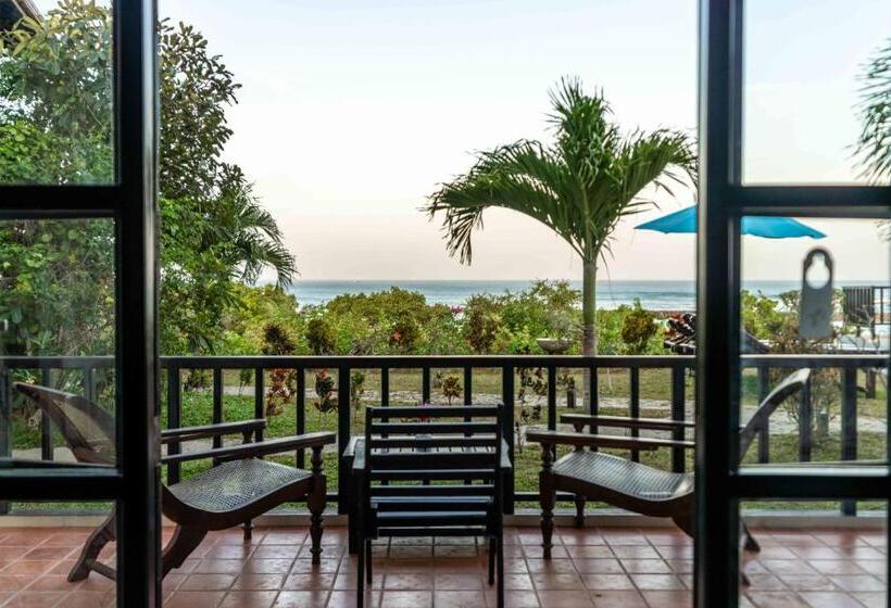 オーシャンビューデラックスルームバルコニー付き, Ananthaya Beach