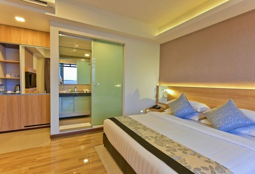 اتاق لوکس با چشم‌انداز, Arena Beach