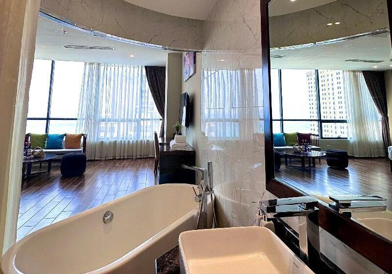 اتاق لوکس با چشم‌انداز دریا, Avatar Danang