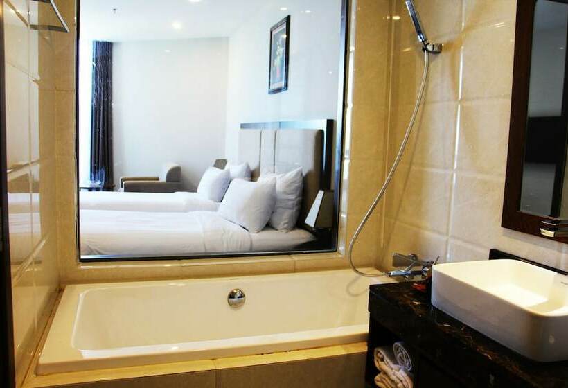 اتاق سوپریور با چشم‌انداز دریا, Avatar Danang