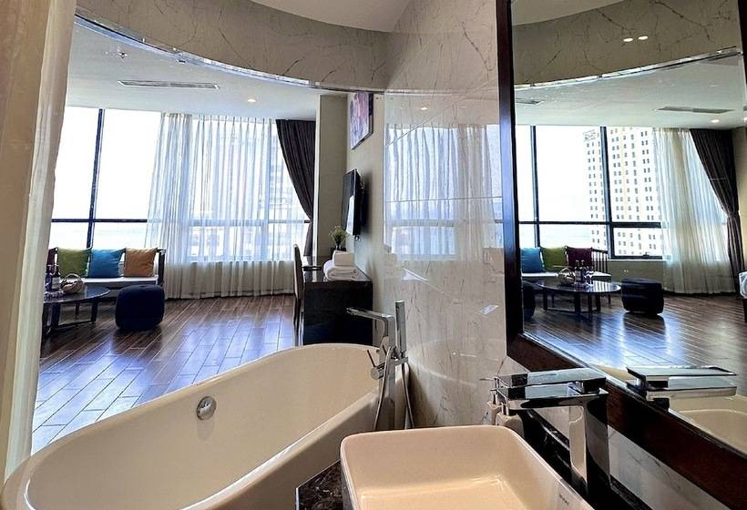 اتاق لوکس با چشم‌انداز دریا, Avatar Danang