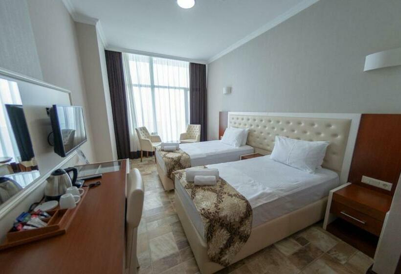 اتاق سوپریور با چشمانداز دریا, Era Palace Gonio