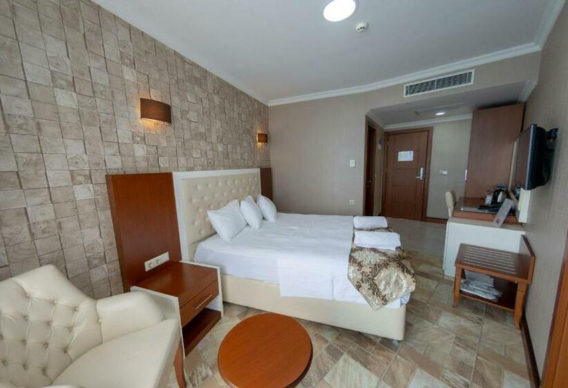 اتاق استاندارد با چشمانداز دریا, Era Palace Gonio