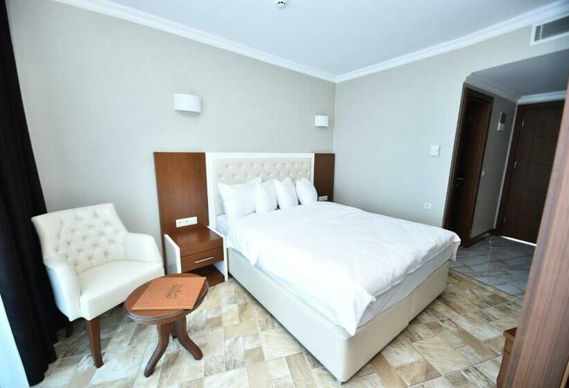 اتاق استاندارد با چشمانداز دریا, Era Palace Gonio