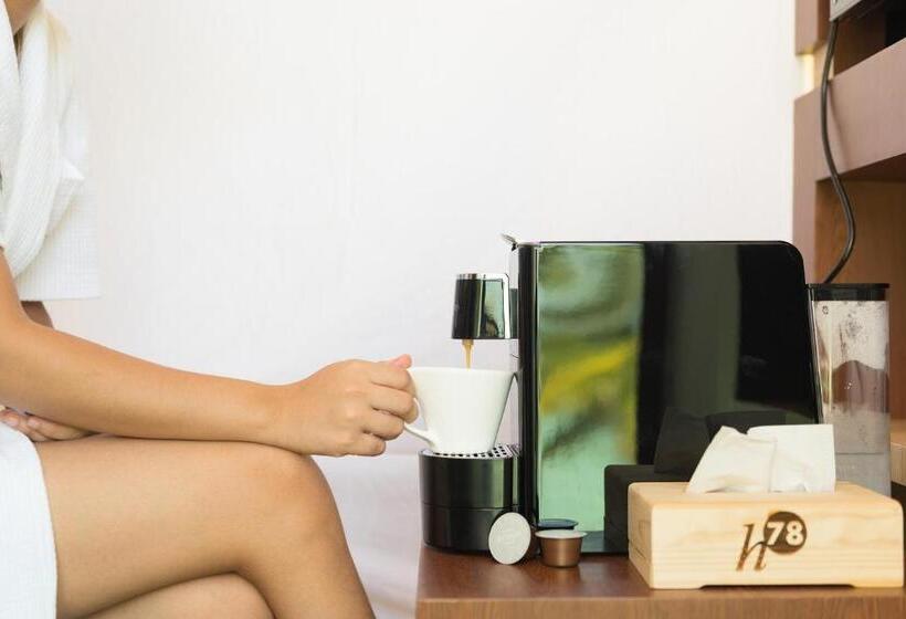 سوییت لوکس, H78