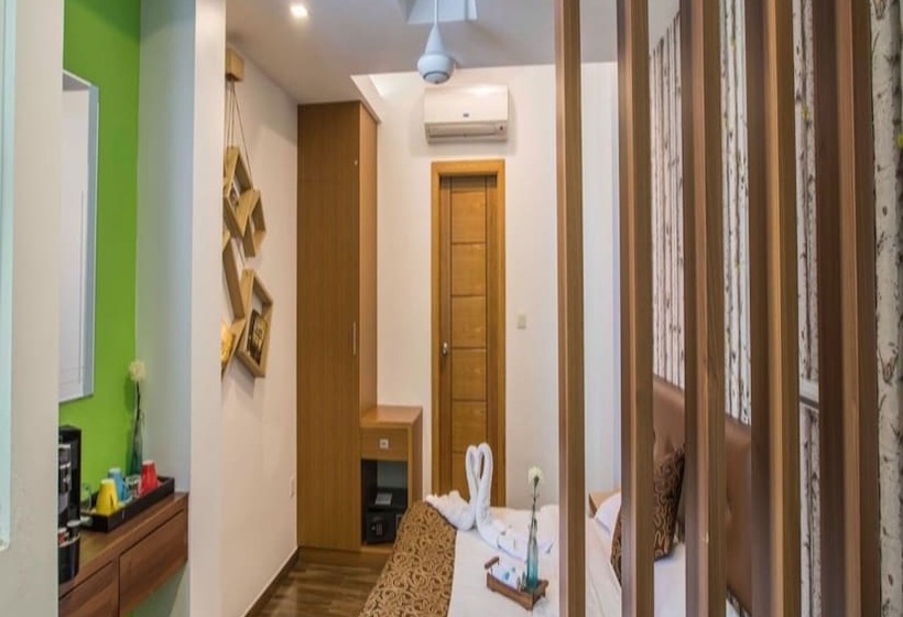 سوییت لوکس, H78