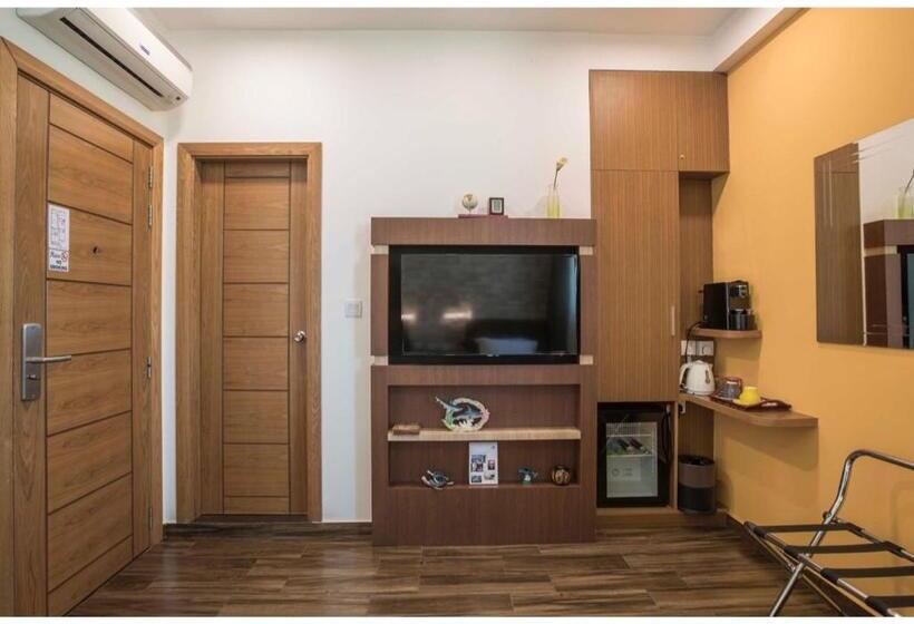 سوییت لوکس, H78