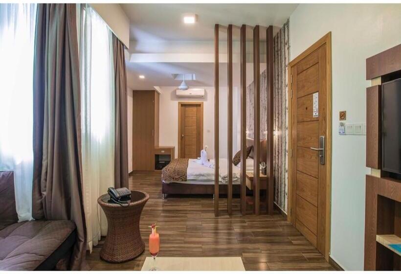 سوییت لوکس, H78