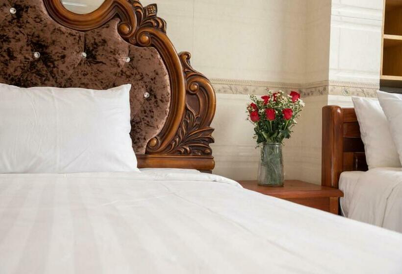 اتاق استاندارد چهارنفره با بالکن, Happy Danang