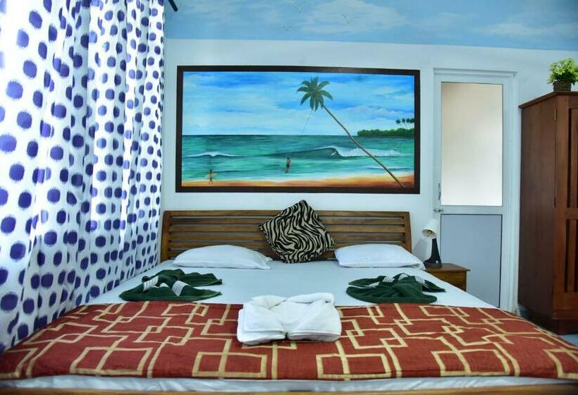 חדר סטנדרט, Happy Tuna