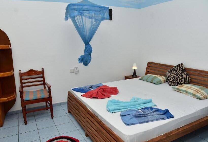 חדר סטנדרט, Happy Tuna