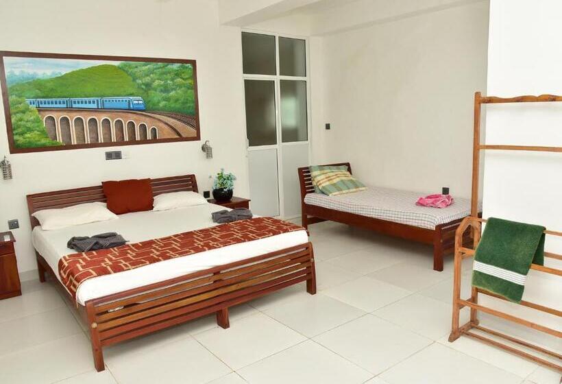 חדר סטודיו סטנדרד, Happy Tuna