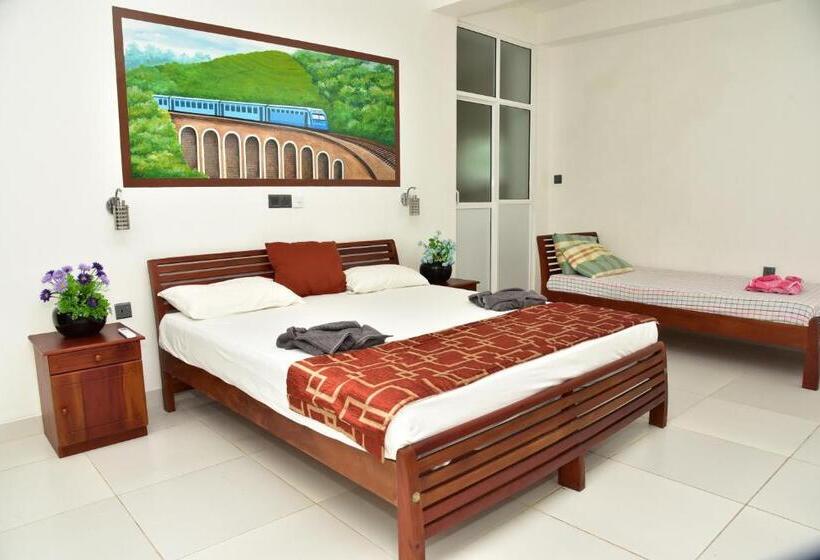 חדר סטודיו סטנדרד, Happy Tuna