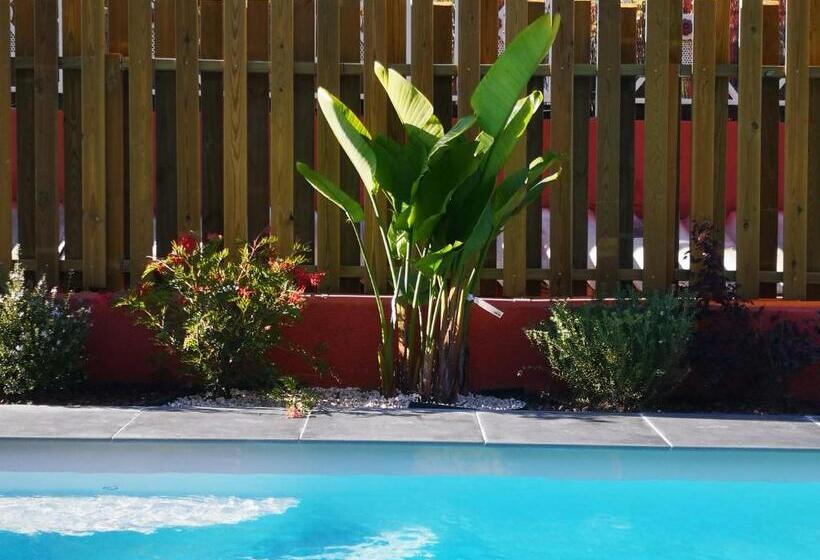 דירת חדר נוף לבריכה, Les Flots Bleus